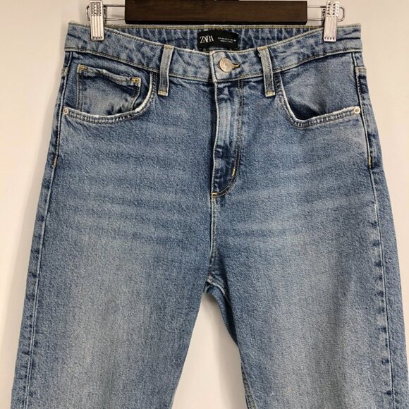 Zara Medium Wash straight leg High Rise cropped  Raw Hem Jeans size 30. - Picture 4 of 15